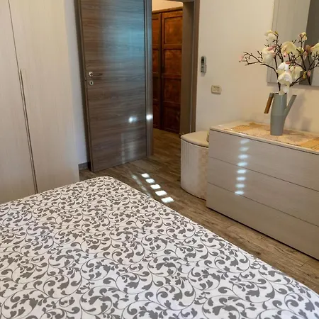 - Il Gelso Apartman Camisa